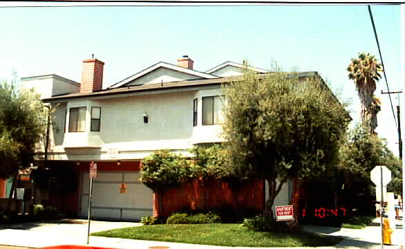 13901 Lemoli Ave in Hawthorne, CA - Foto de edificio - Building Photo