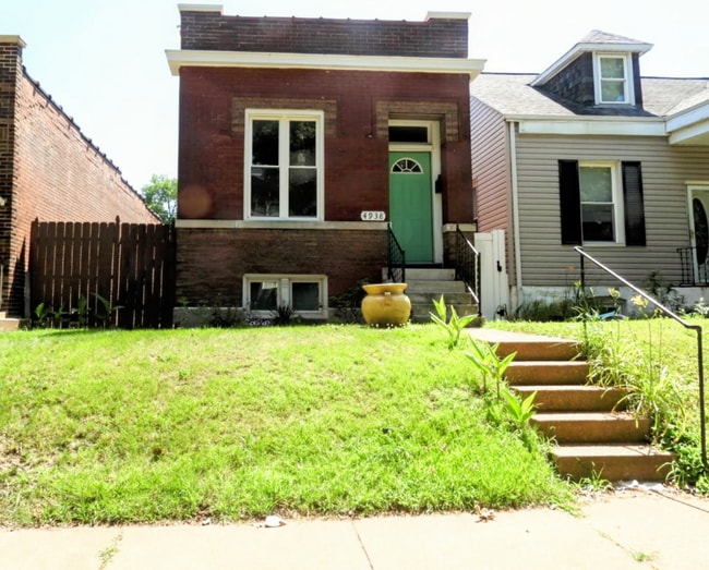 property at 4938 Quincy St
