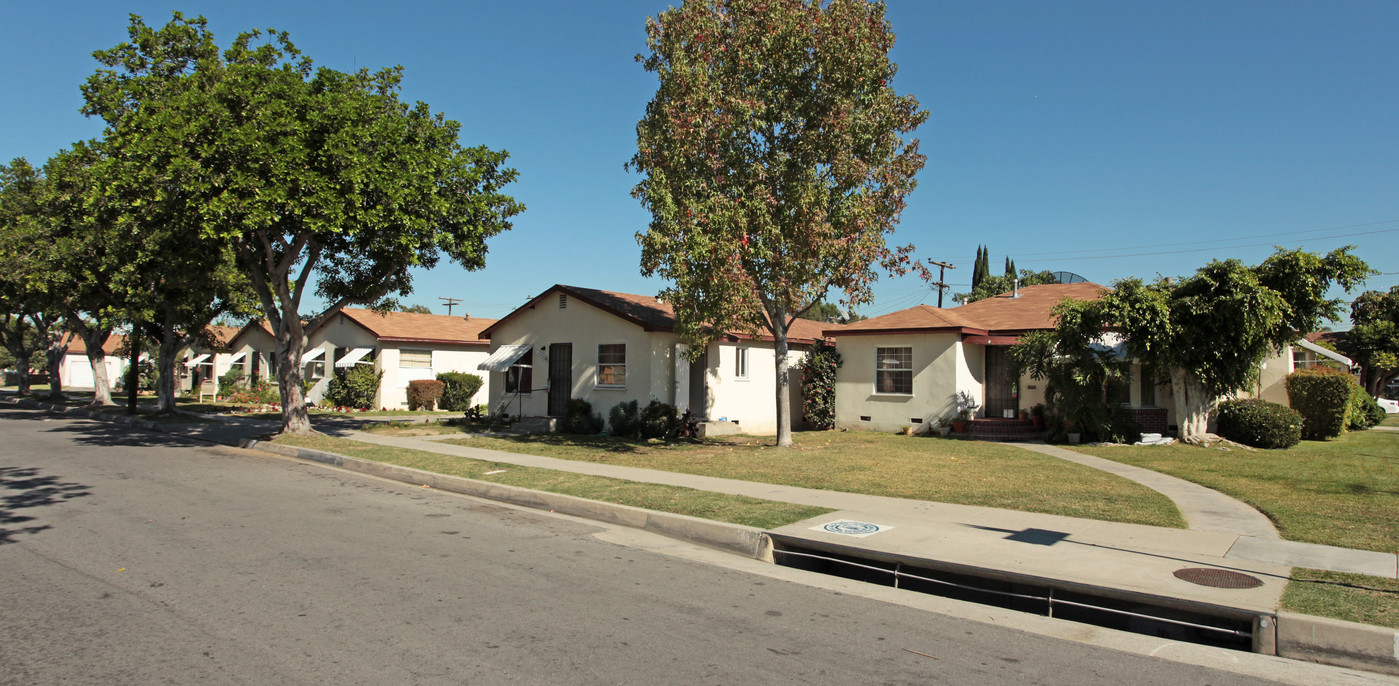 17700-17726 Jersey Ave in Artesia, CA - Building Photo