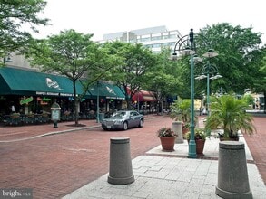 3279 S Stafford St in Arlington, VA - Building Photo - Building Photo