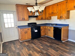 223 Griffin Park Rd in Griffin, GA - Building Photo - Building Photo