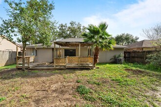 119 Wood Hollow Dr in League City, TX - Building Photo - Building Photo