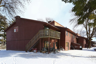 Doyle Apartments in Mount Morris, IL - Building Photo - Building Photo