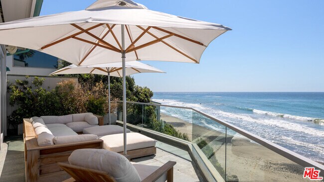 33340 Pacific Coast Hwy in Malibu, CA - Building Photo - Building Photo