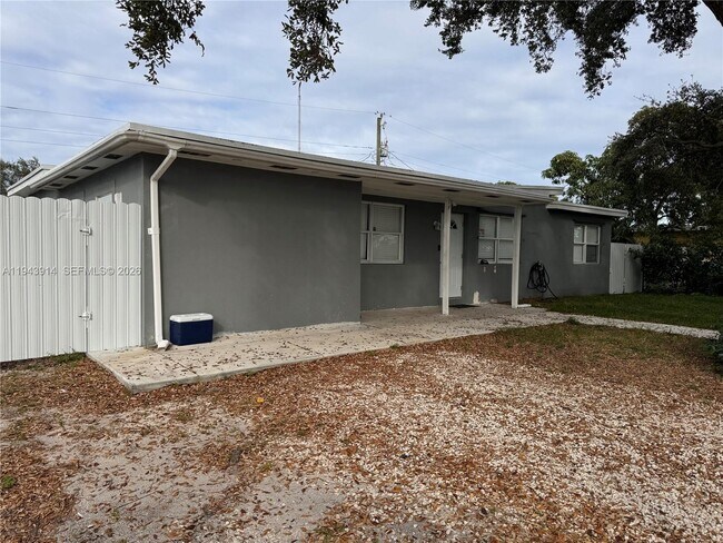 property at 5721 SW 41st St