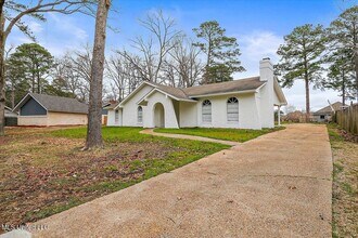 249 Bay Park Dr in Brandon, MS - Foto de edificio - Building Photo