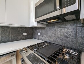 2122 W Belmont Ave, Unit 1 in Chicago, IL - Building Photo - Building Photo