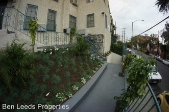 534 S Coronado St in Los Angeles, CA - Foto de edificio - Building Photo