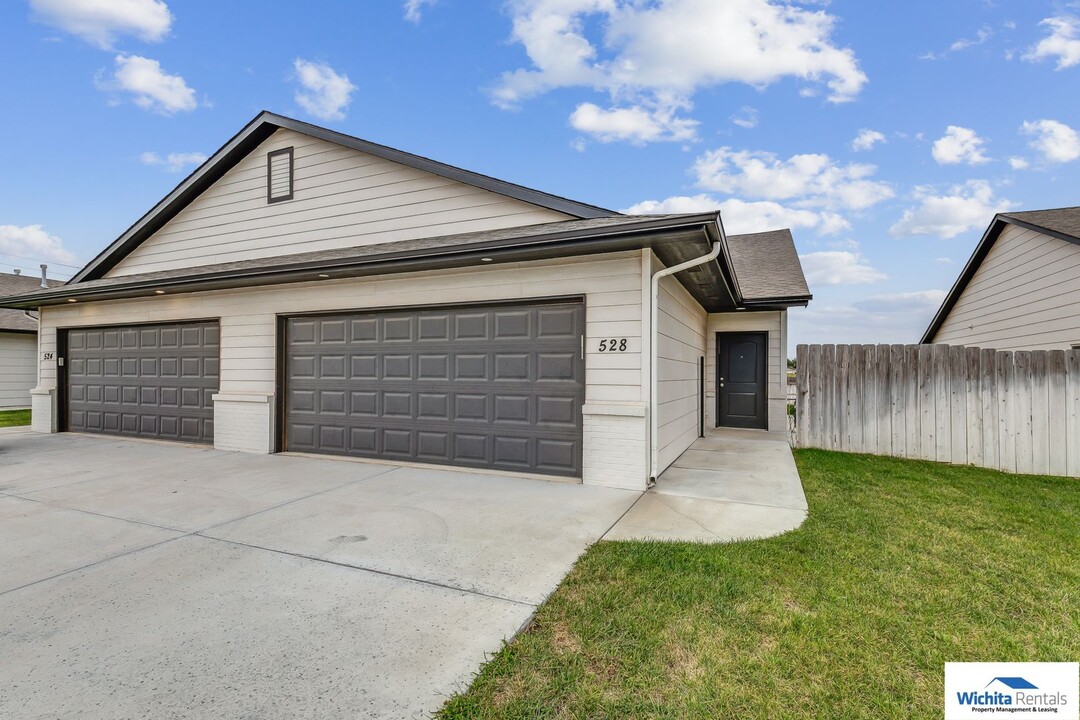 528 Martens Ct in Goddard, KS - Building Photo