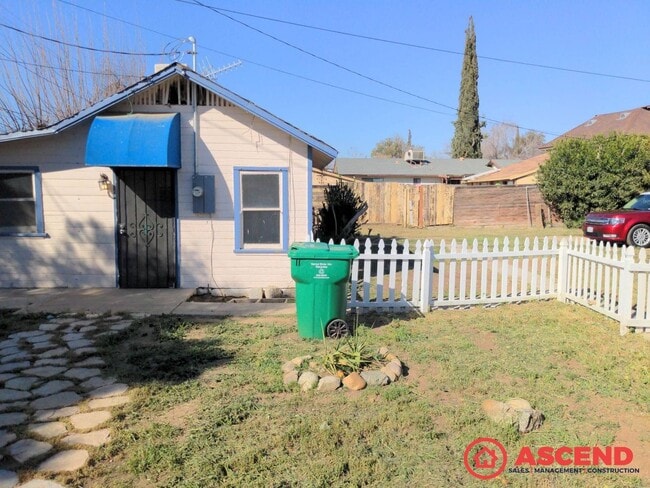 1625 Rench Rd in Bakersfield, CA - Building Photo - Building Photo