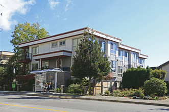 Camden Corner in White Rock, BC - Building Photo - Building Photo