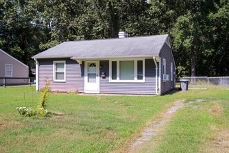 207 Beverly St in Hampton, VA - Building Photo - Building Photo