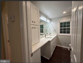 12371 Henderson Rd in Clifton, VA - Building Photo - Building Photo