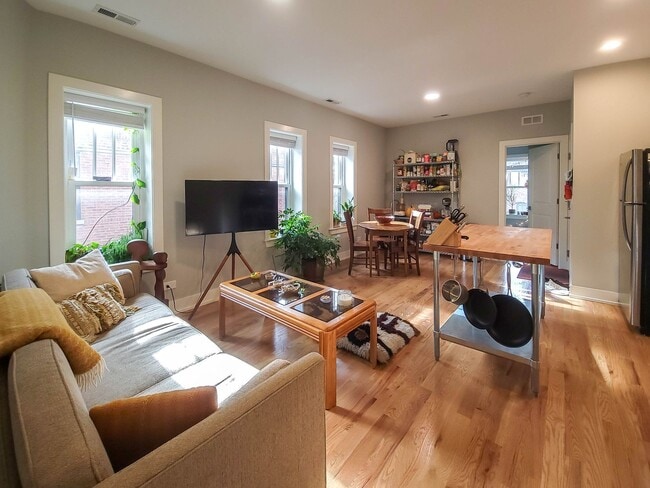 2109 N Sedgwick St in Chicago, IL - Foto de edificio - Building Photo