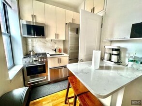 237 Sullivan St in Manhattan, NY - Building Photo - Building Photo