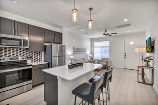 Creek 27 in San Angelo, TX - Building Photo