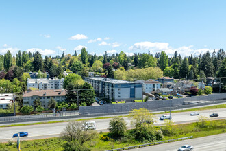 North Gate Plaza in Seattle, WA - Foto de edificio - Building Photo