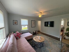 16 Raymond St in Glen Cove, NY - Building Photo - Building Photo