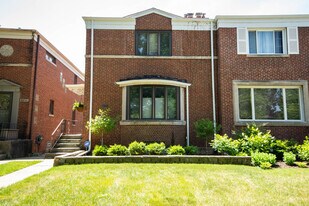 8213 Lake St in River Forest, IL - Building Photo