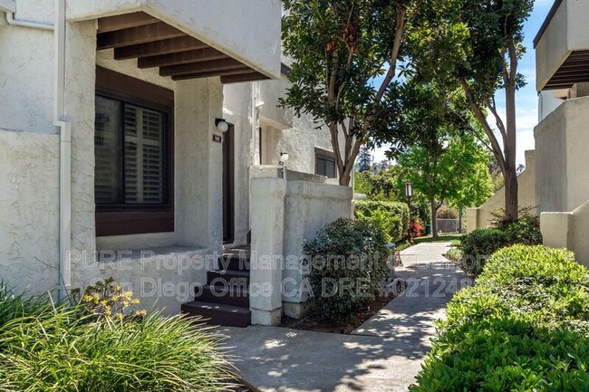 2263 Caminito Pajarito in San Diego, CA - Building Photo - Building Photo