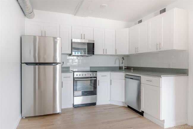 155 S River St, Unit BA in Troy, NY - Building Photo - Building Photo