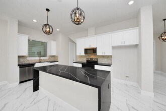 5908 St Augustine St in Houston, TX - Building Photo - Building Photo