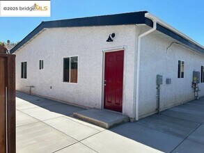 133 Greenmeadow Cir in Pittsburg, CA - Building Photo - Building Photo