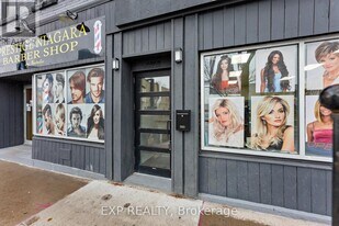 5858 Ferry St in Niagara Falls, ON - Building Photo