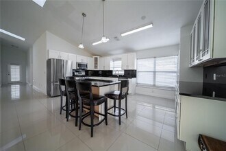 7827 Myrtle Oak Ln in Kissimmee, FL - Building Photo - Building Photo