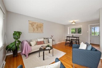 9731 Twincrest Dr in St. Louis, MO - Building Photo - Building Photo