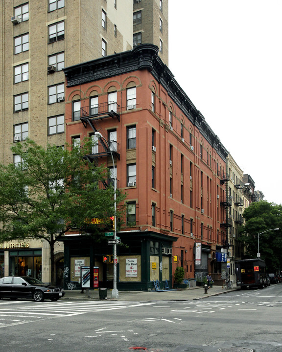 160 Second Ave in New York, NY - Foto de edificio