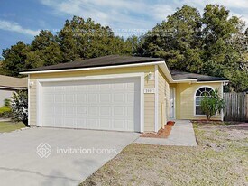2999 Mikris Dr E in Jacksonville, FL - Building Photo