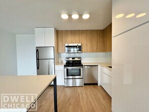 2345 N Clark St, Unit 1 Bed in Chicago, IL - Building Photo - Building Photo