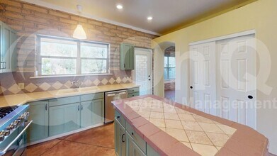 3055 N Gaia Pl in Tucson, AZ - Building Photo - Building Photo