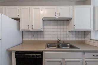 776 Crestside Ct in Austell, GA - Building Photo - Building Photo