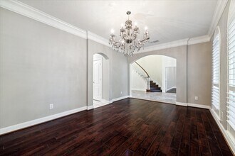 30 Watermill Pl in Sugar Land, TX - Building Photo - Building Photo