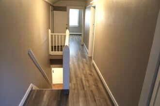 955 NW Van Buren Ave-Unit -Main floor Unit in Corvallis, OR - Building Photo - Building Photo