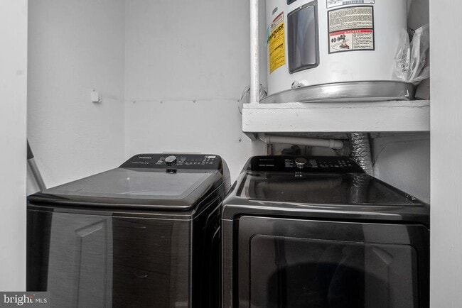 3315 Wyndham Cir in Alexandria, VA - Building Photo - Building Photo