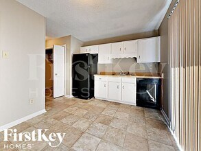 6773 Rockbrook Dr in Memphis, TN - Building Photo - Building Photo