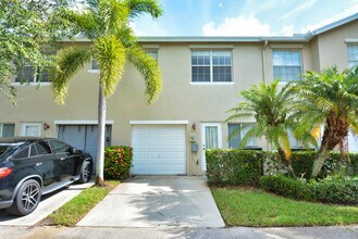 2138 SE Grand Dr in Port St. Lucie, FL - Building Photo - Building Photo