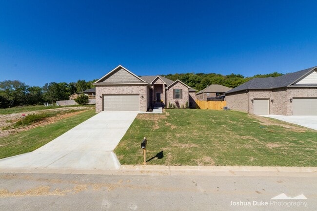 703 E Thornstone Ave in West Fork, AR - Building Photo - Building Photo