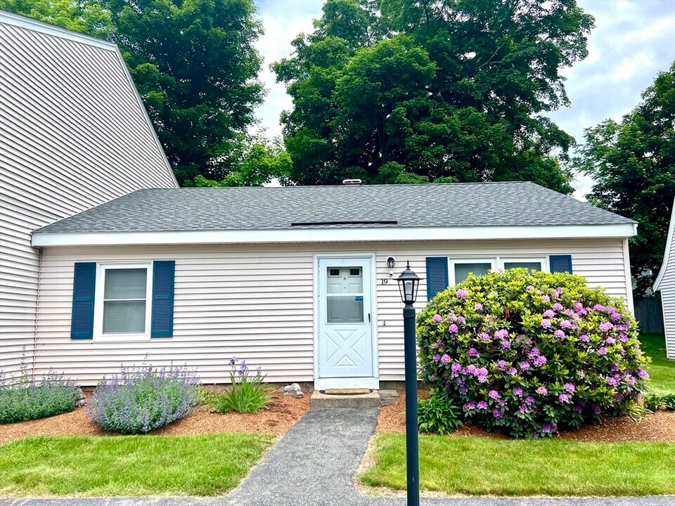 103 Main St in Pepperell, MA - Building Photo