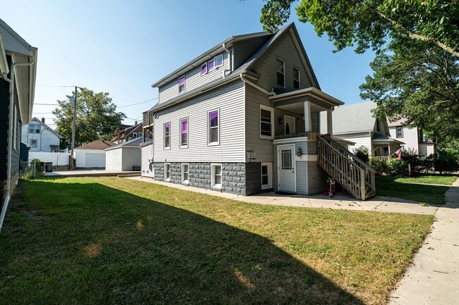 1801 S 64th St in West Allis, WI - Building Photo - Building Photo