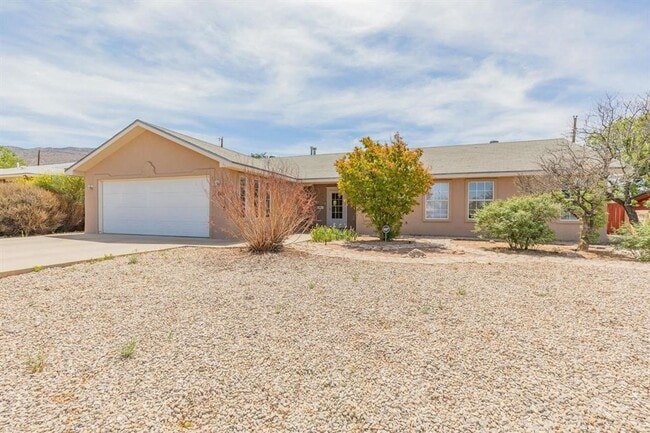property at 1302 N Scenic Dr