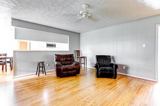 2015 Mapleton Dr in Houston, TX - Building Photo - Building Photo