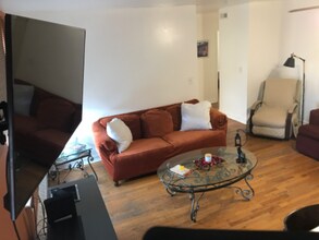 1100 Westchester Ave in Bronx, NY - Building Photo - Building Photo