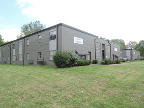 972-990 Berclair Rd in Memphis, TN - Foto de edificio - Building Photo