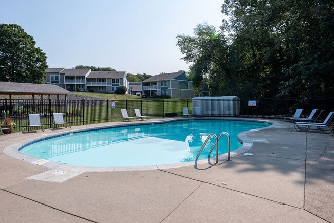 Eagle Creek Apartments in Indianapolis, IN - Building Photo - Building Photo