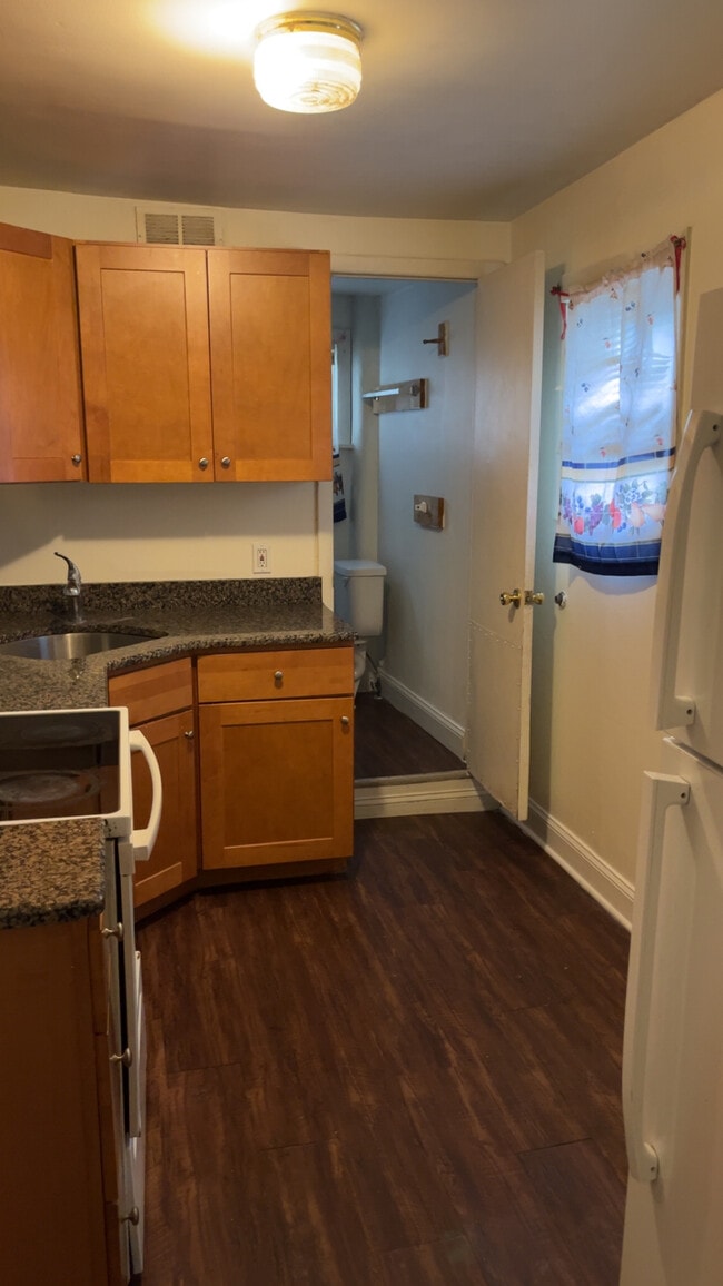 524 Norris St in Norristown, PA - Building Photo - Building Photo