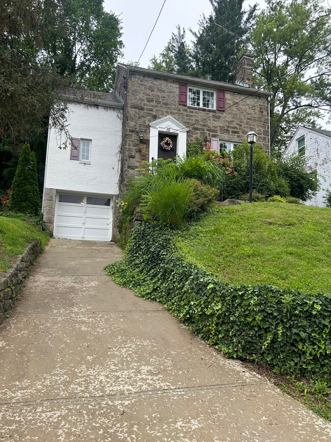 10 Allendale Pl in Pittsburgh, PA - Building Photo - Building Photo